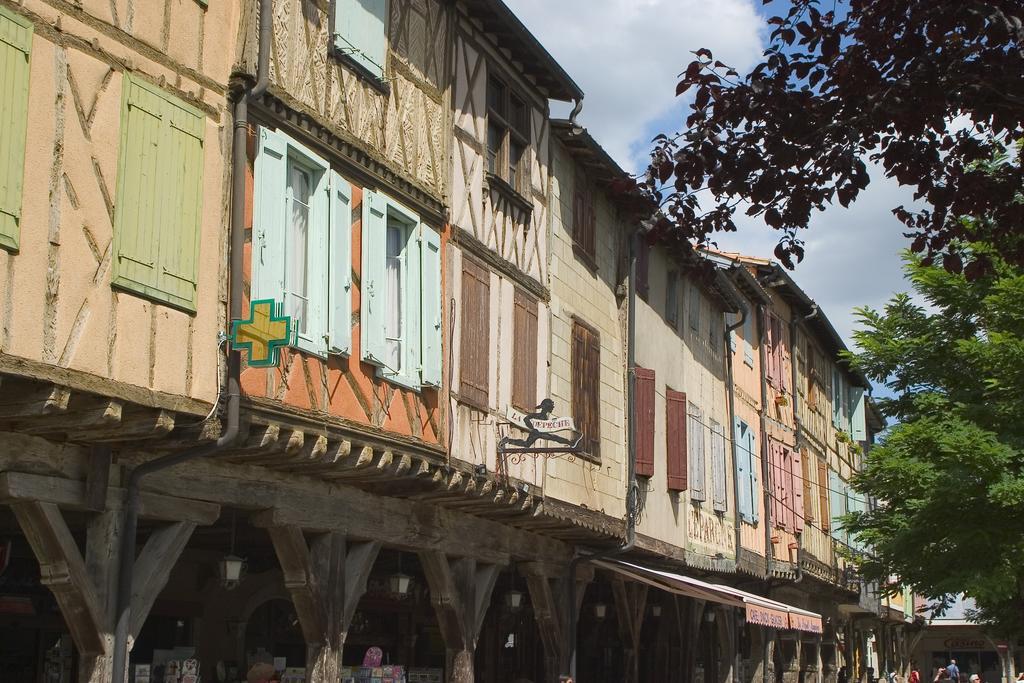 Hotel Le Commerce Mirepoix  Εξωτερικό φωτογραφία