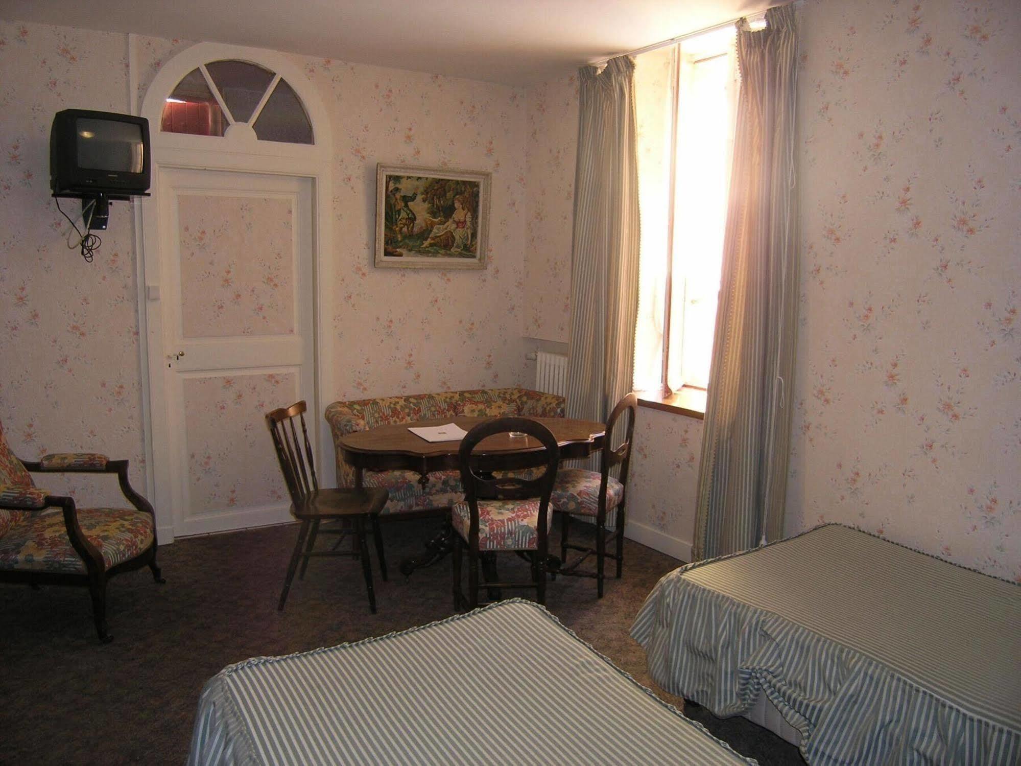 Hotel Le Commerce Mirepoix  Εξωτερικό φωτογραφία